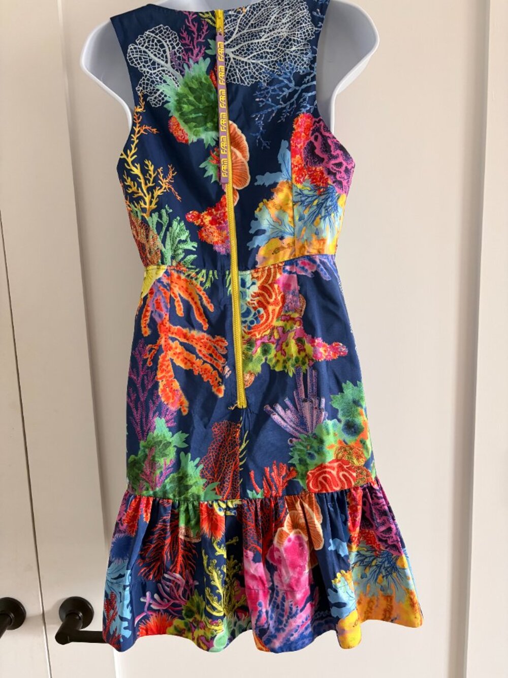 NWT FARM Rio Vibrant Coral Garden Navy Mini Dress– Small Sample Sale Find- Rare! - Picture 2 of 7
